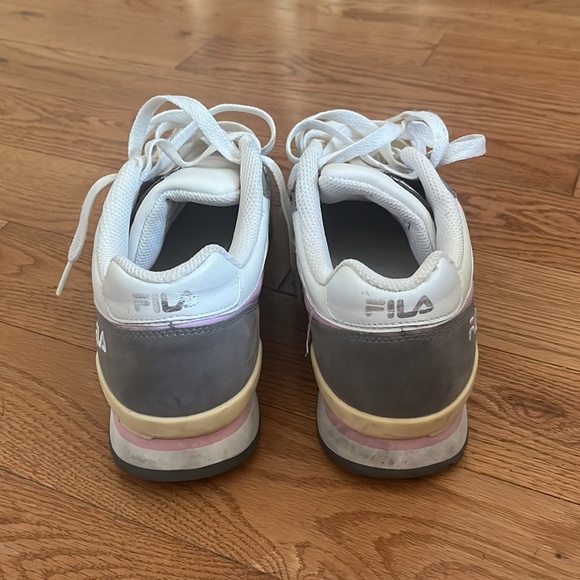 Fila Shoes - Picture 3 of 3